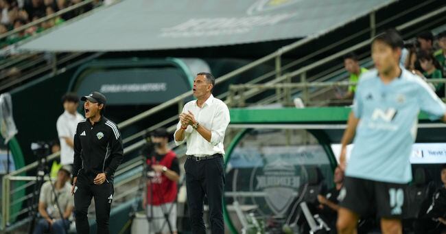 Poyet Stresses Basics in Jeonbuk's Title Push
